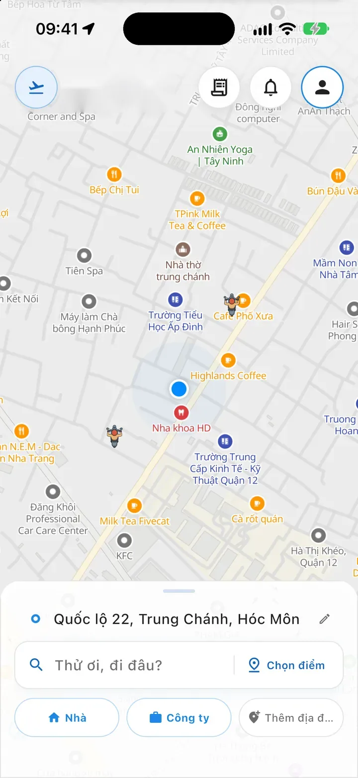 Màn hình chính của ứng dụng Mozi: bản đồ quanh vị trí của bạn, tài xế gần đó và ô tìm điểm đến